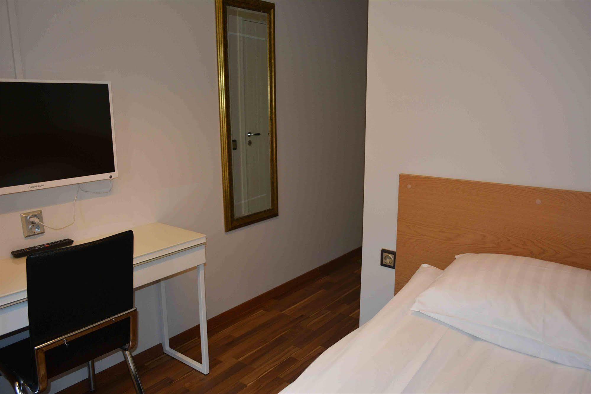 Hotell Angora Sollentuna Exterior foto